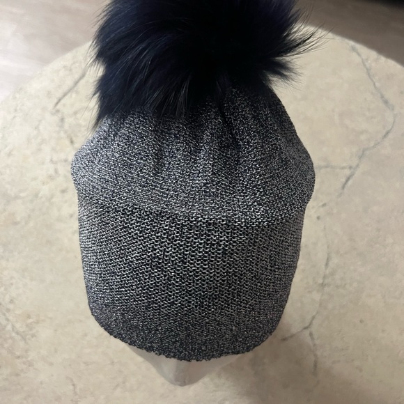 NAVY BLUE AND SILVERY SPARKLING KNIT CAP WITH WARM FUR INSIDE… NEW WITH TAGS. OS - Picture 3 of 13